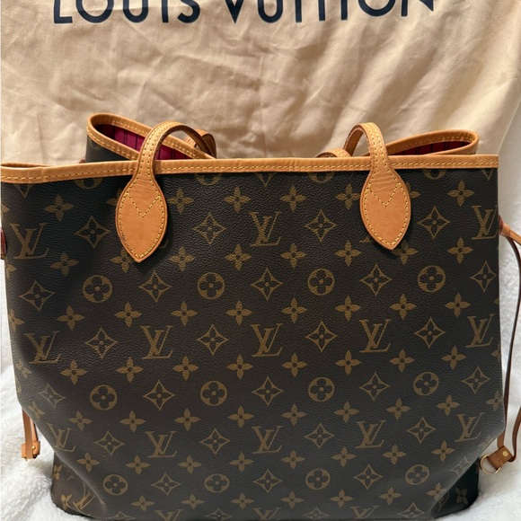 Louis Vuitton Handbags - Louis Vuitton Monogram Neverfull GM Tote Bag
